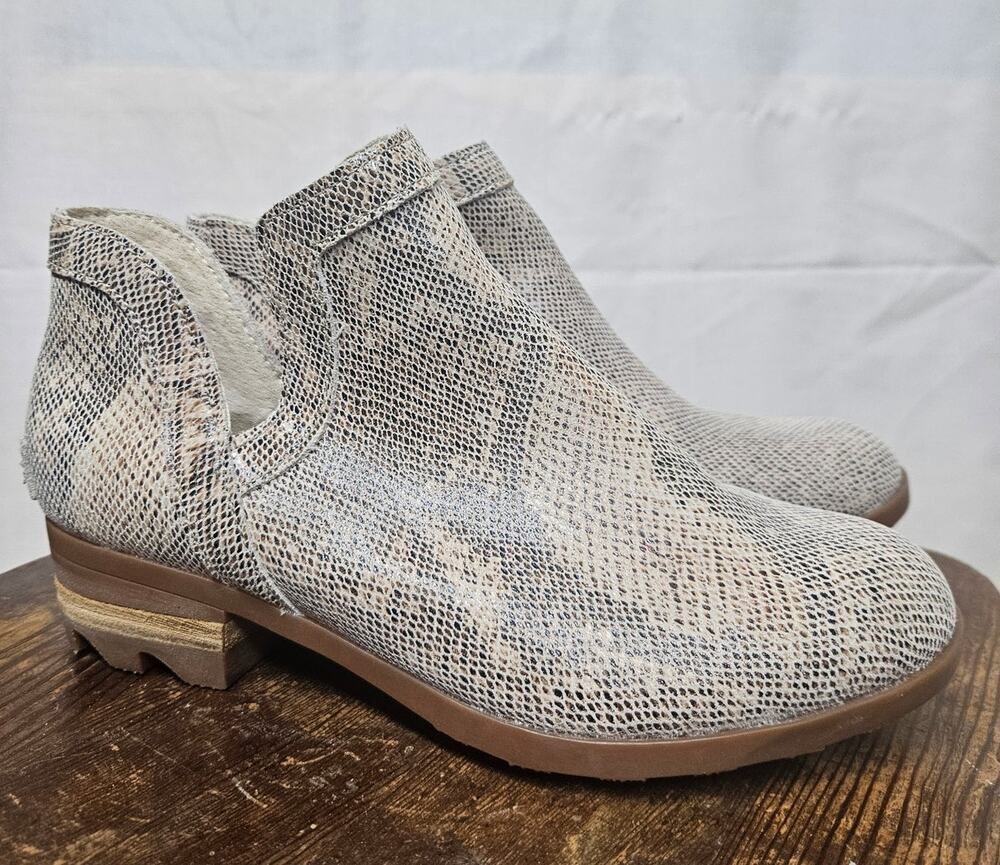 Sorel Lolla Cutout Ankle Boot Natural Snakeskin Print Leather US Size 6.5